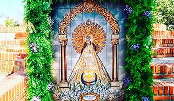Decoración floral en la Capilla de la Virgen de la oliva